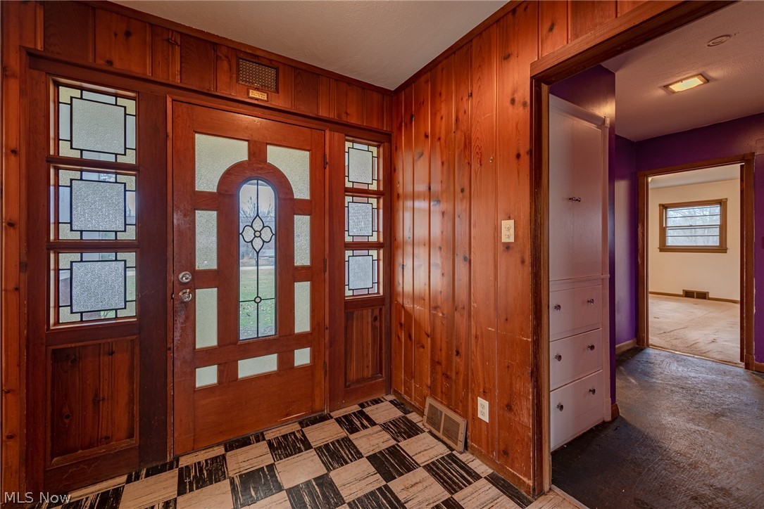 35916 Solon Road Chagrin Falls, OH 44022 - Photo 2 of 22