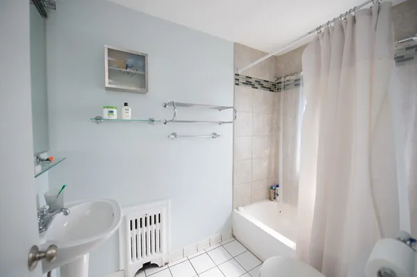 $2,050 | 524 Michigan Avenue, Unit 1S, Evanston, IL 60202