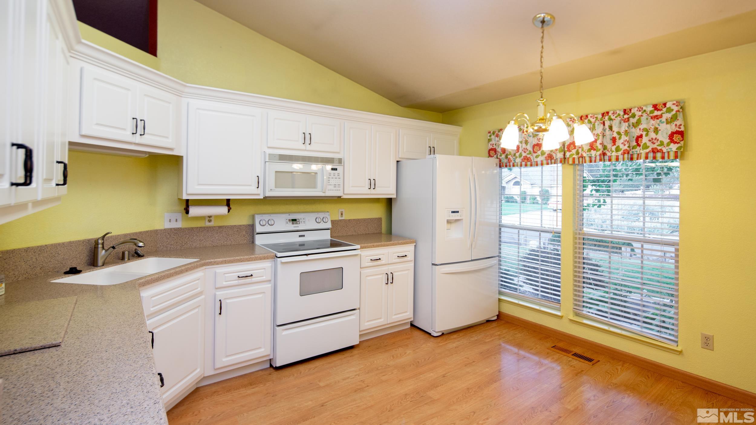 875 Cliff View Drive Reno, NV 89523 - Photo 9 of 16 Photo 9