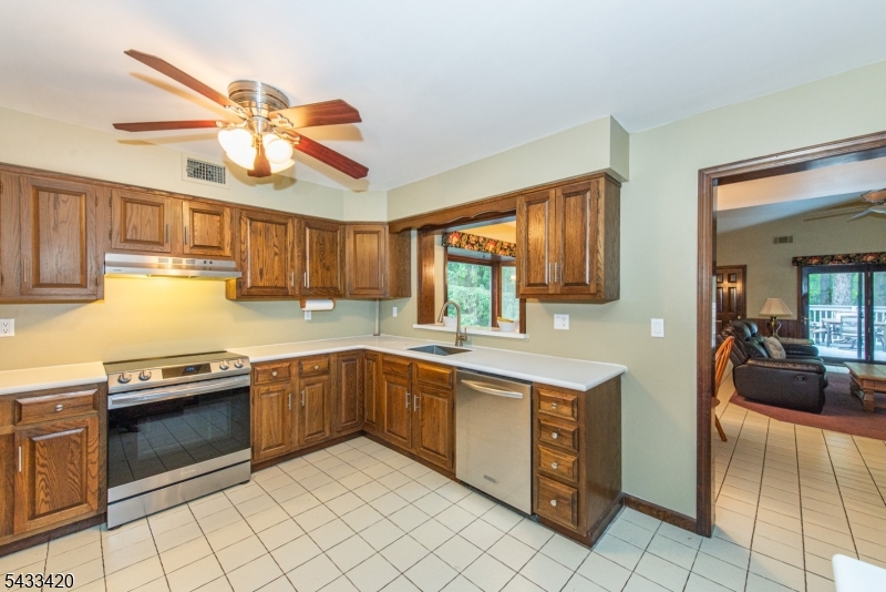 181 Center Grove Road Randolph, NJ 07869 - Photo 13 of 49