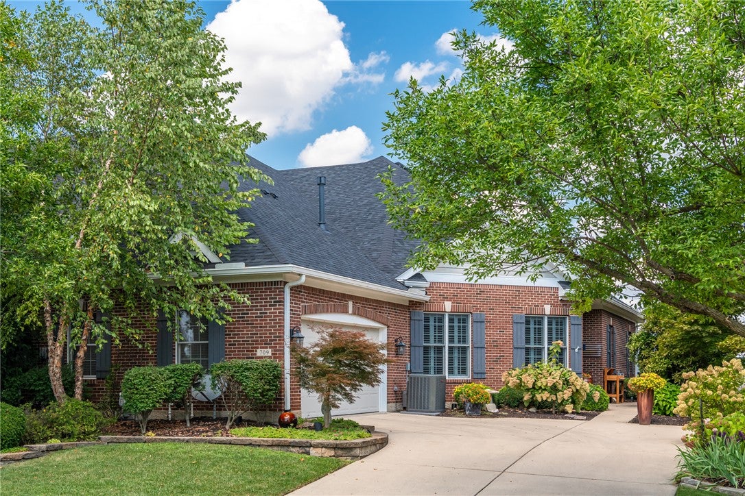 709 Legendary Way Dayton, OH 45458 - Photo 2 of 55 Gallery Image 2