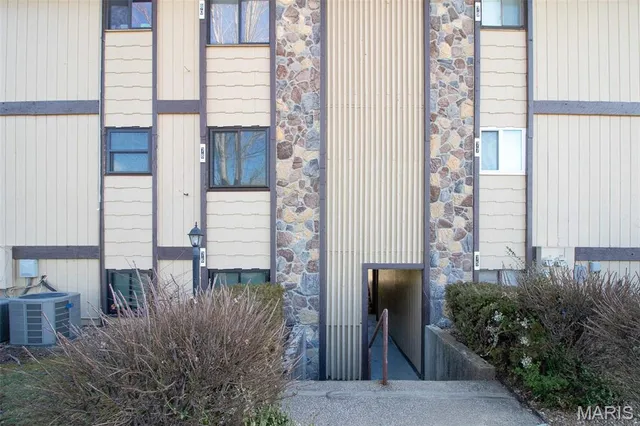 $139,900 | 78 Lemans Court, Unit 78, Lake St. Louis, MO 63367