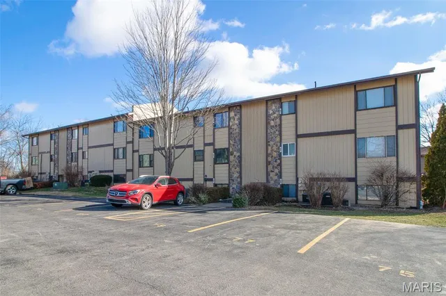 $139,900 | 78 Lemans Court, Unit 78, Lake St. Louis, MO 63367