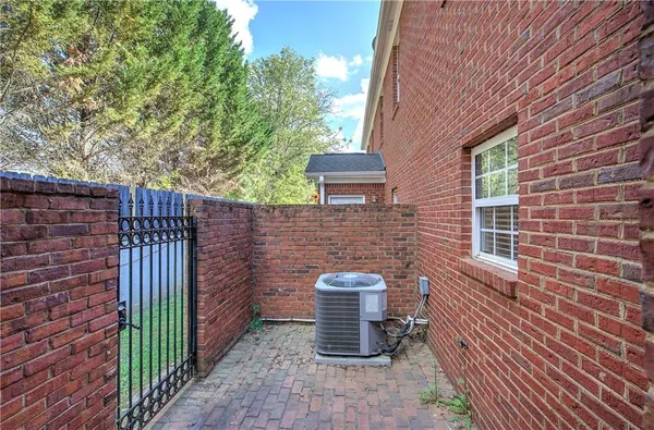 $268,000 | 618 Manor Way, Cartersville, GA 30120