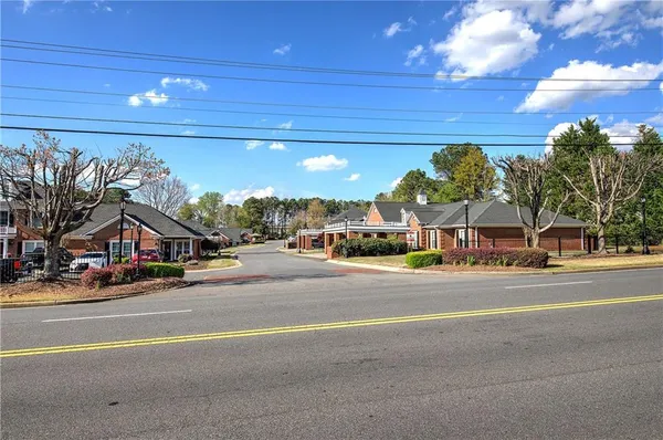 $268,000 | 618 Manor Way, Cartersville, GA 30120