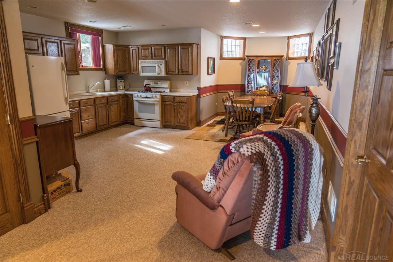 2601 Lakeshore Road Applegate, MI 48401 - Photo 44 of 71