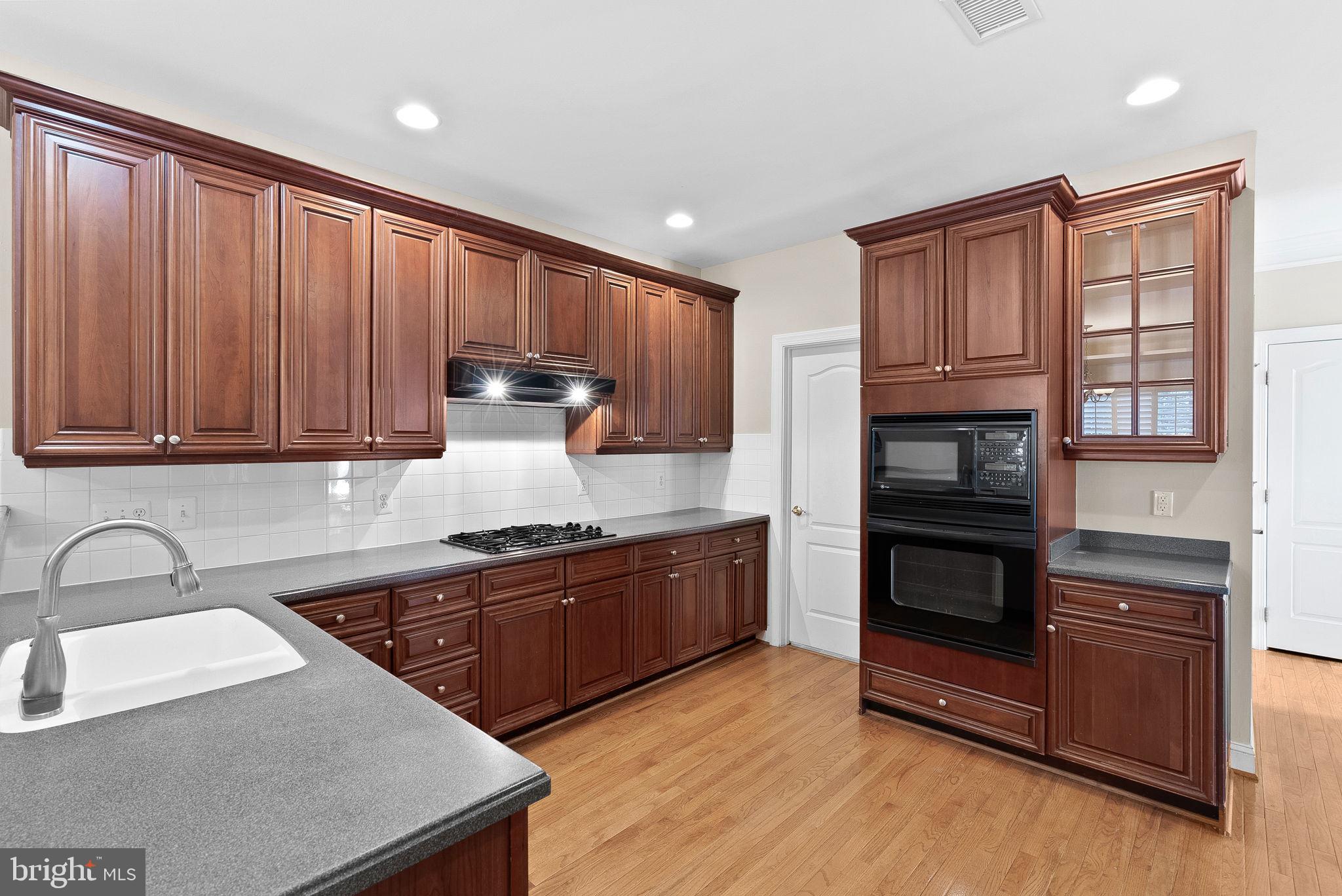 20043 Valhalla Square Ashburn, VA 20147 - Photo 14 of 49