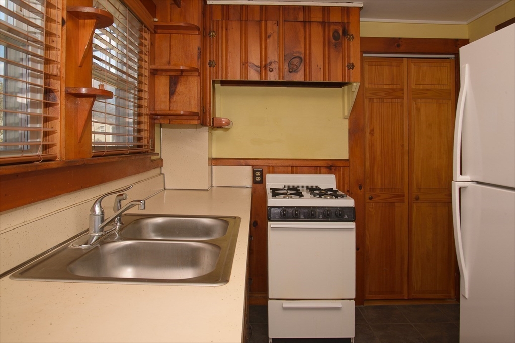 20 Grant Street Wareham, MA 02571 - Photo 7 of 12