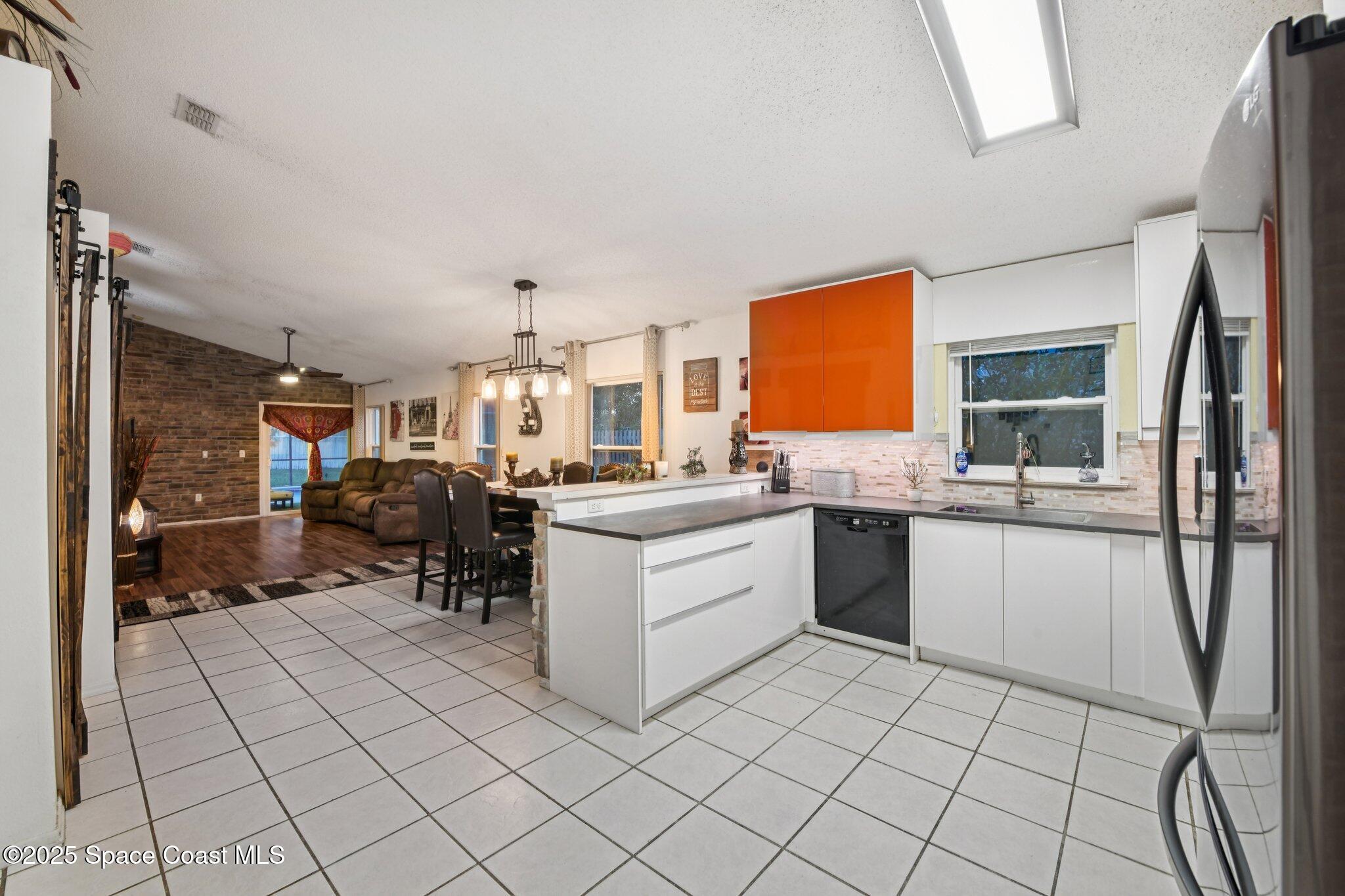 1125 Carey Glen Circle Orlando, FL 32824 - Photo 5 of 31 kitchen