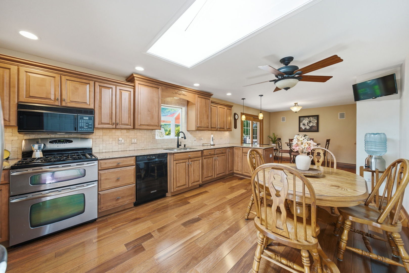 20W545 Moreland Avenue Addison, IL 60101 - Photo 12 of 38