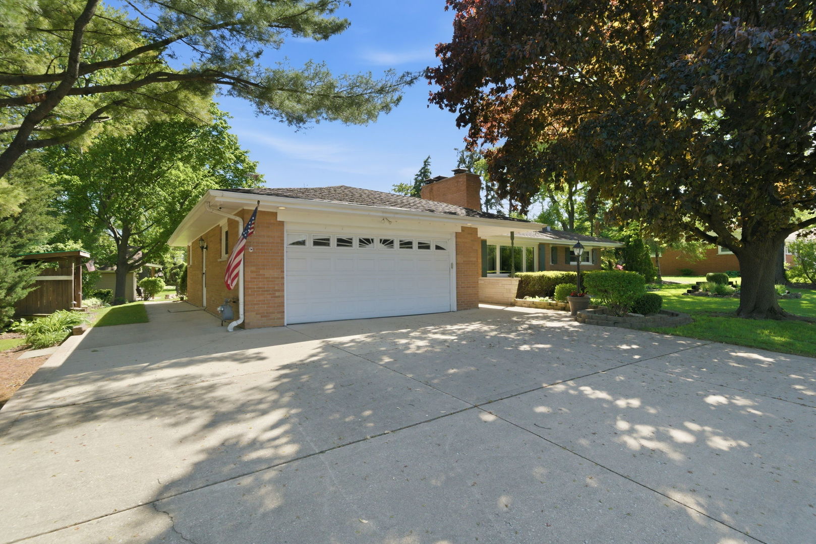 20W545 Moreland Avenue Addison, IL 60101 - Photo 2 of 38