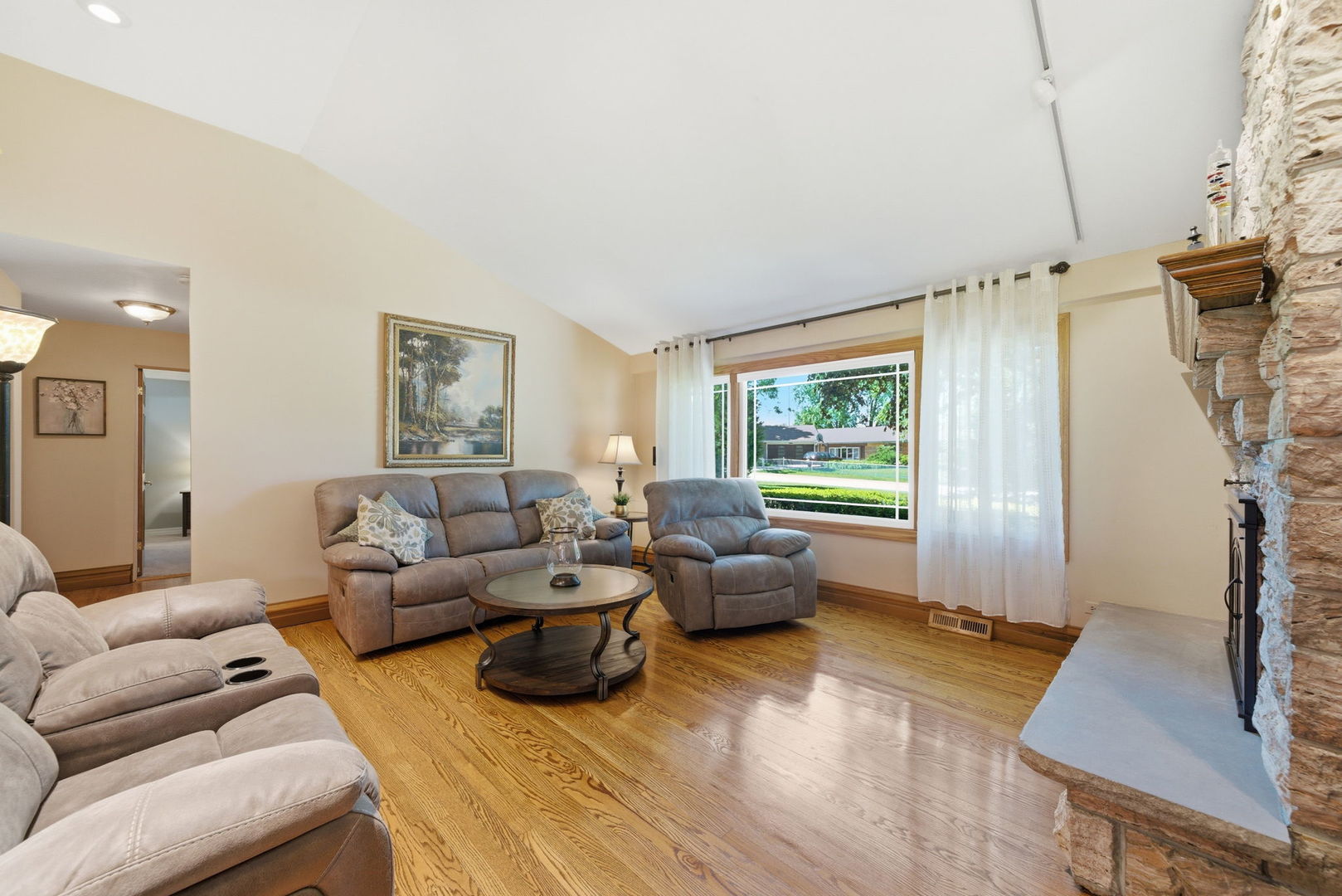 20W545 Moreland Avenue Addison, IL 60101 - Photo 4 of 38