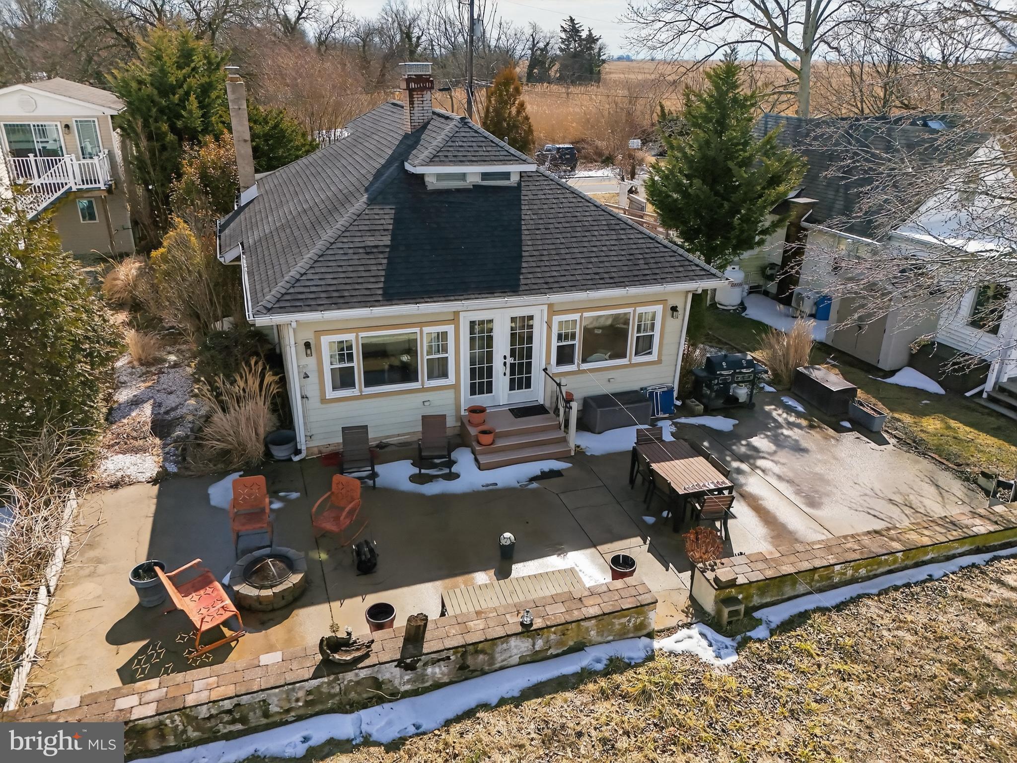 723 Salem Fort Elfsborg Road Salem, NJ 08079 - Photo 51 of 51 a front view of a house with sitting area