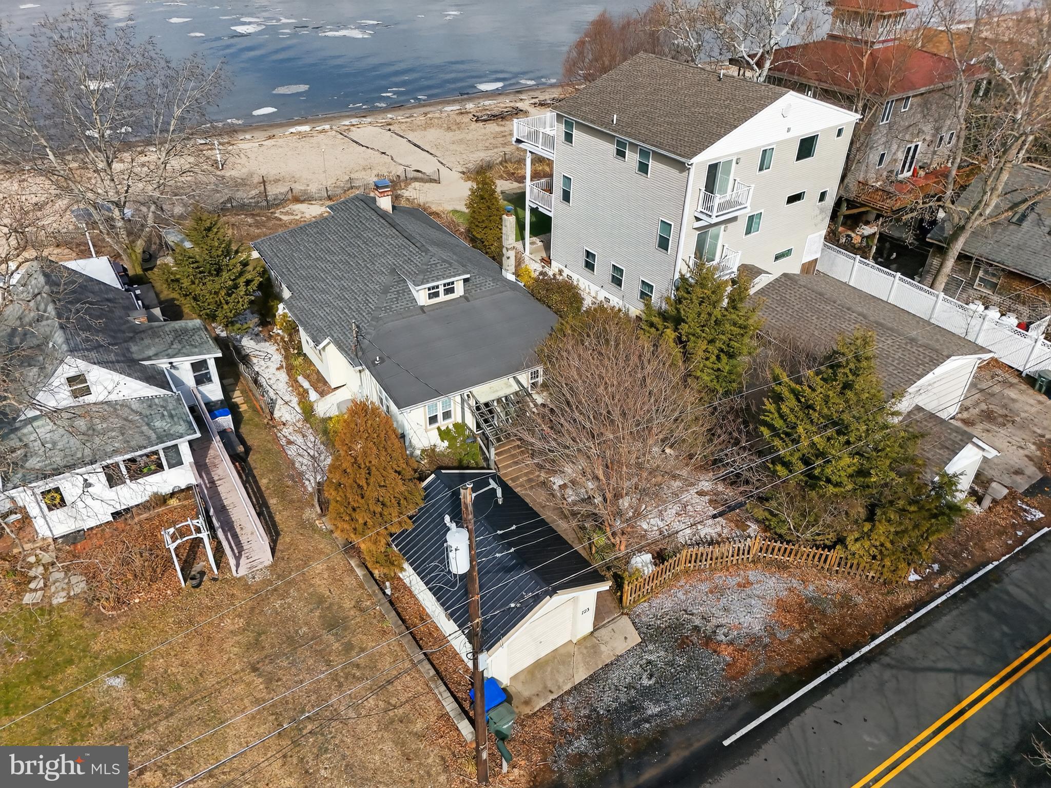 723 Salem Fort Elfsborg Road Salem, NJ 08079 - Photo 7 of 51 an aerial view of residential houses with outdoor space