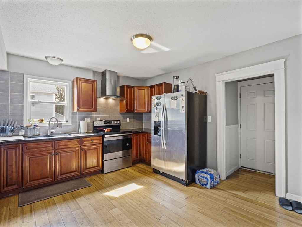 216 Providence Street Worcester, MA 01607 - Photo 14 of 26