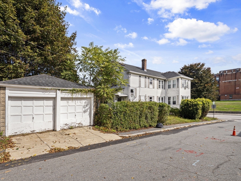 216 Providence Street Worcester, MA 01607 - Photo 23 of 26