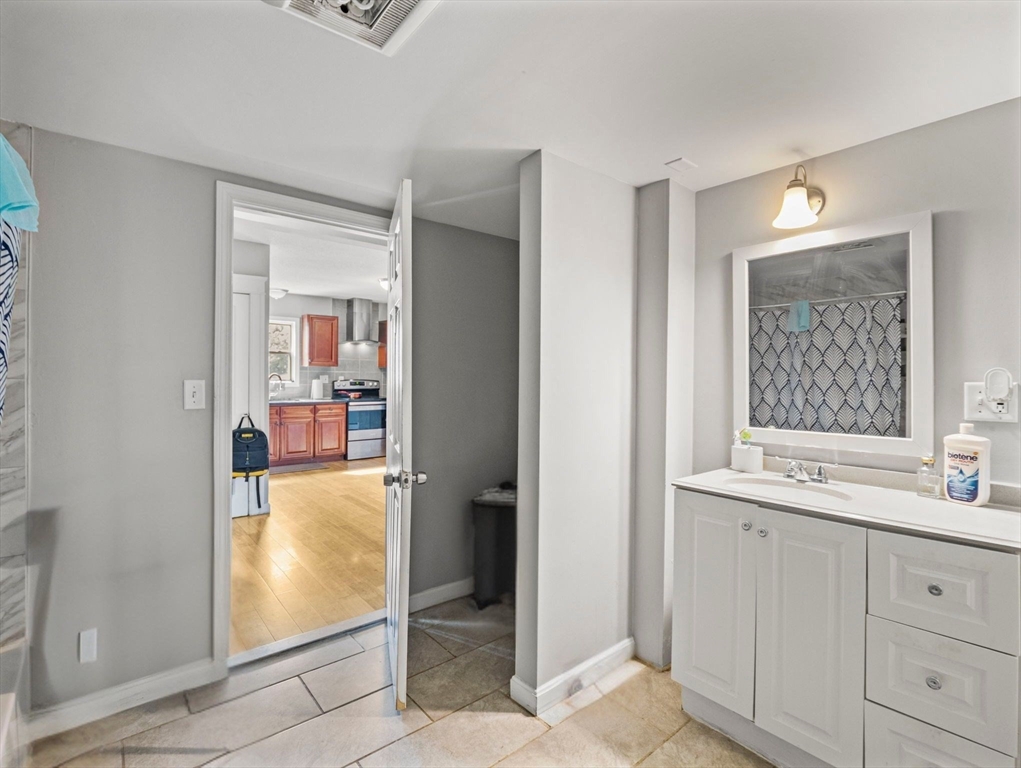 216 Providence Street Worcester, MA 01607 - Photo 9 of 26