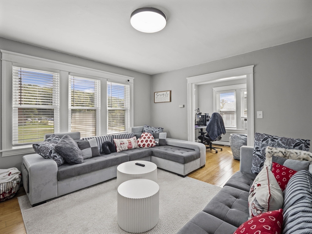 216 Providence Street Worcester, MA 01607 - Photo 10 of 26