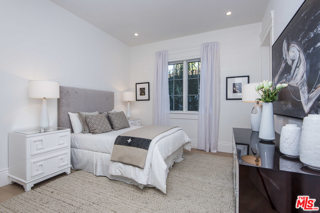 107 Larkin Place Santa Monica, CA 90402 - Photo 46 of 51