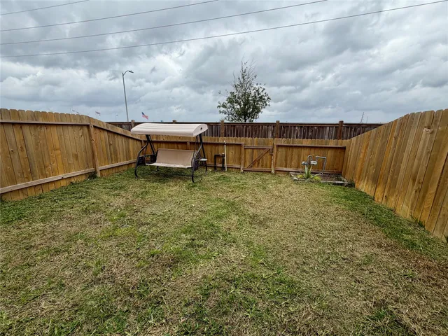 $2,200 | 27970 Western Crk Court, Katy, TX 77494