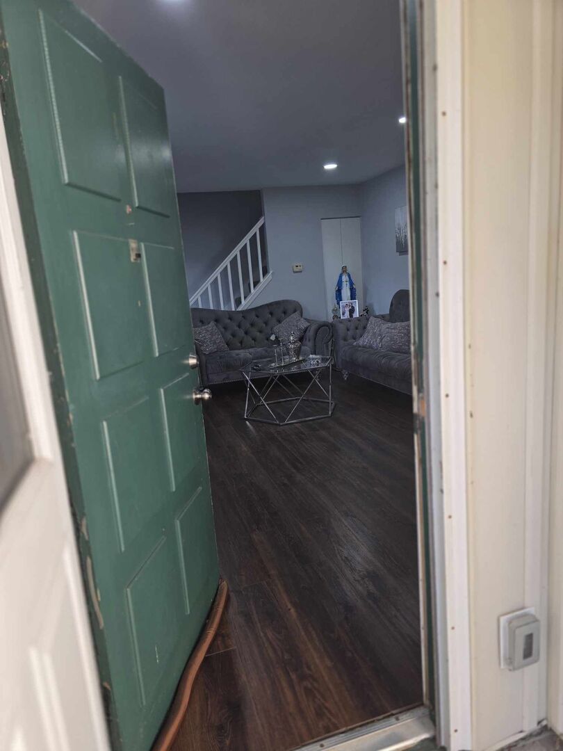 877 Wellington Avenue, Unit 1 Elk Grove Village, IL 60007 - Photo 4 of 25 a view of living room