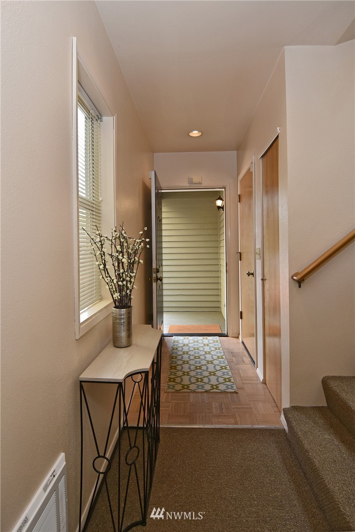 2134 North 87th Street Seattle, WA 98103 - Photo 3 of 22 Gallery Image 3