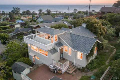 $3,680,000 | 40 Laurel Avenue, Stinson Beach, CA 94970