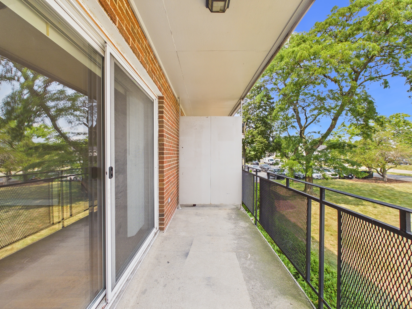 2210 South Goebbert Road, Unit 226 Arlington Heights, IL 60005 - Photo 23 of 47 Gallery Image 23