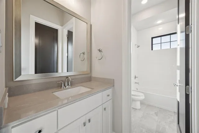 $632,000 | 305 Sunset Lane, Unit 101, Fort Worth, TX 76114