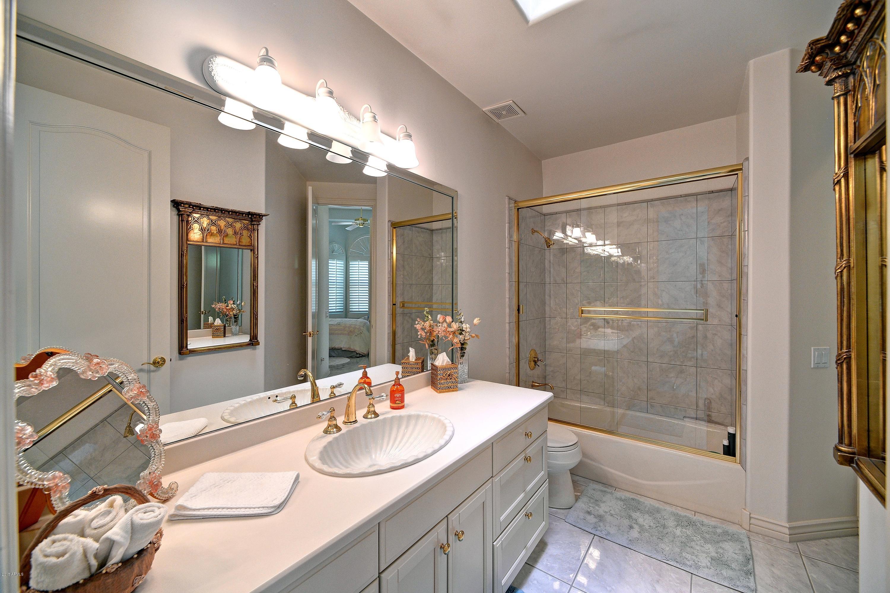 8205 North Coconino Road Paradise Valley, AZ 85253 - Photo 15 of 25 015_Bathroom