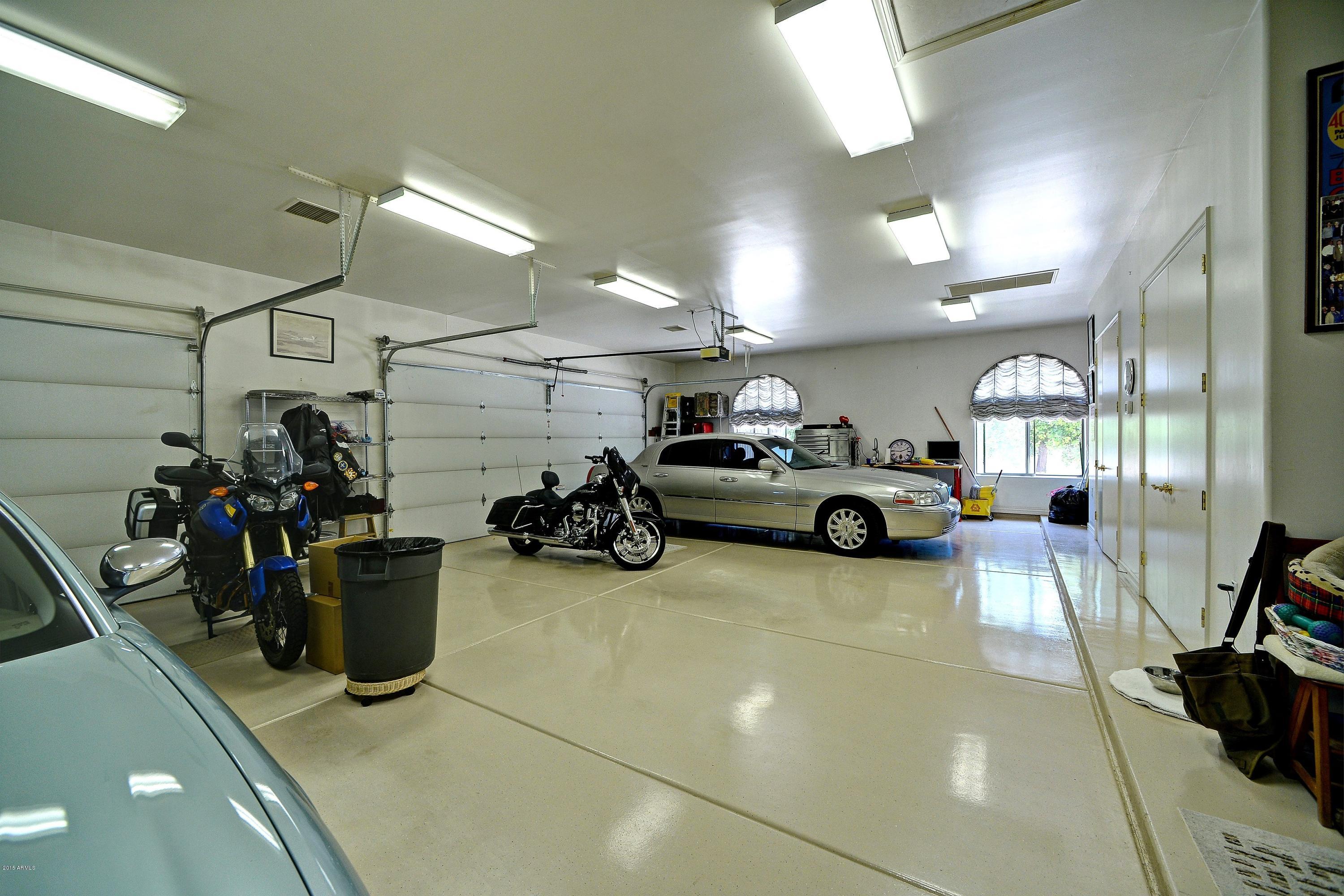 8205 North Coconino Road Paradise Valley, AZ 85253 - Photo 25 of 25 025_Garages