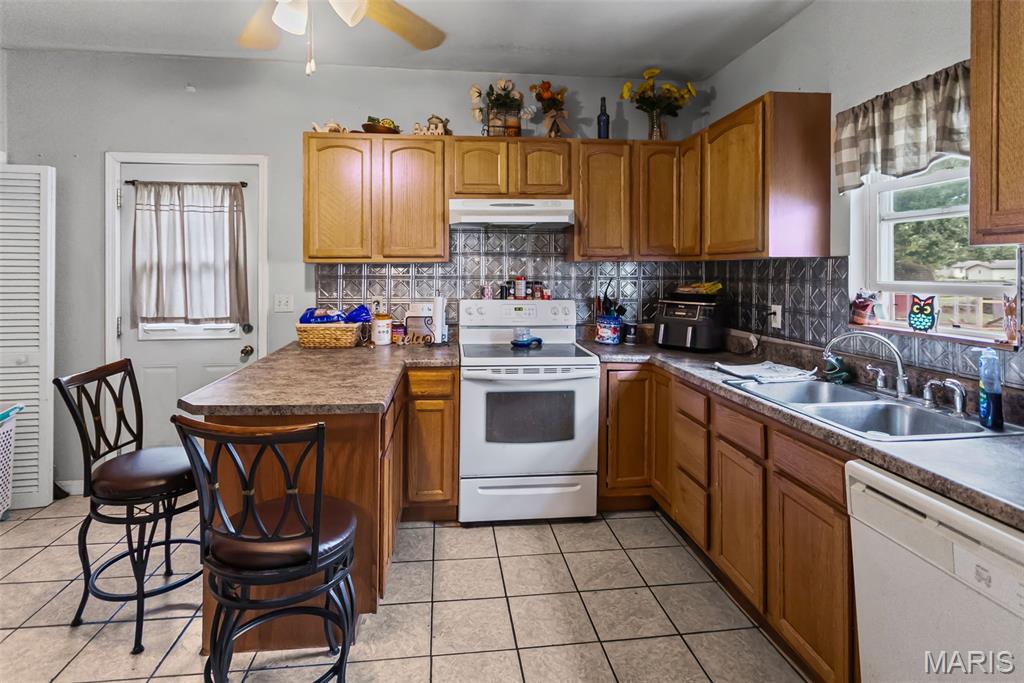 309 Pine Carrollton, IL 62016 - Photo 15 of 29