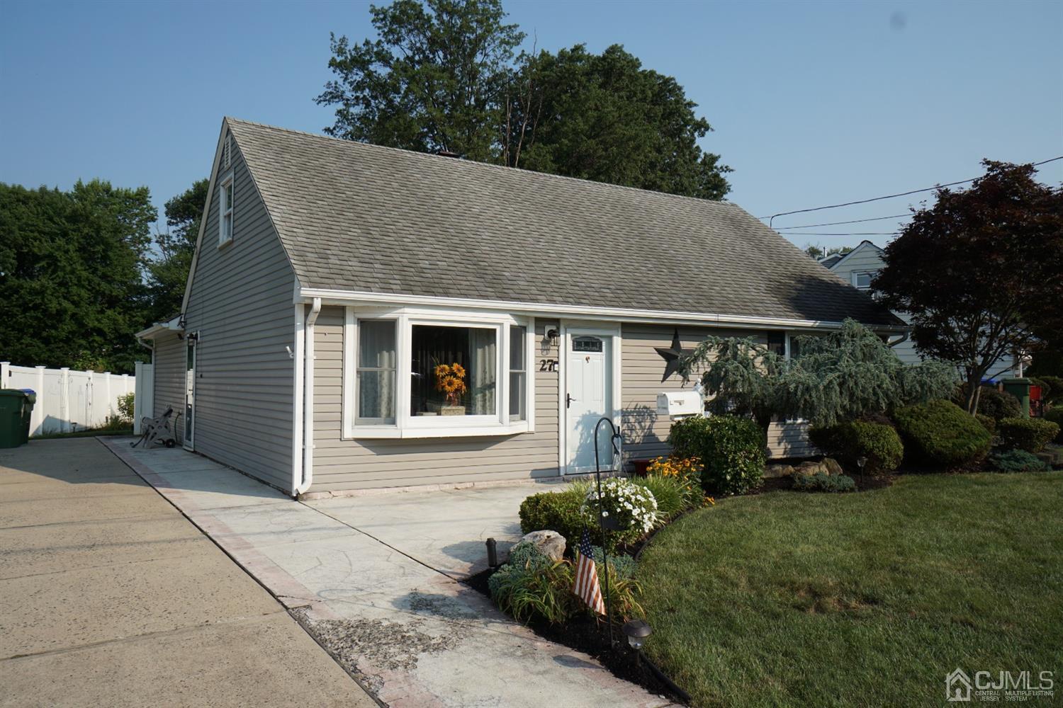 27 Sturgis Road Edison, NJ 08817 - Photo 3 of 30