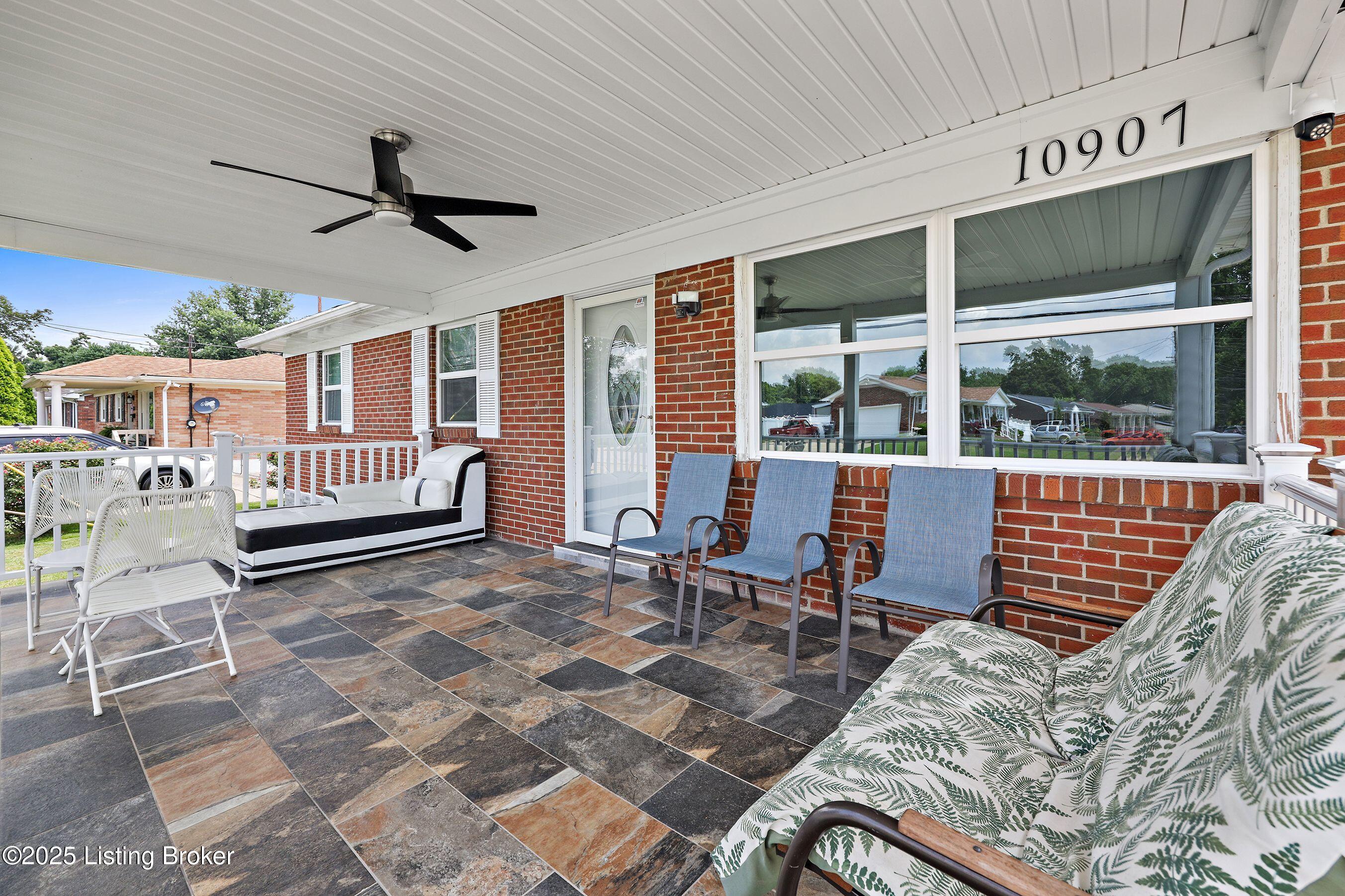 10907 Torrington Road Louisville, KY 40272 - Photo 6 of 38 IMG_1366