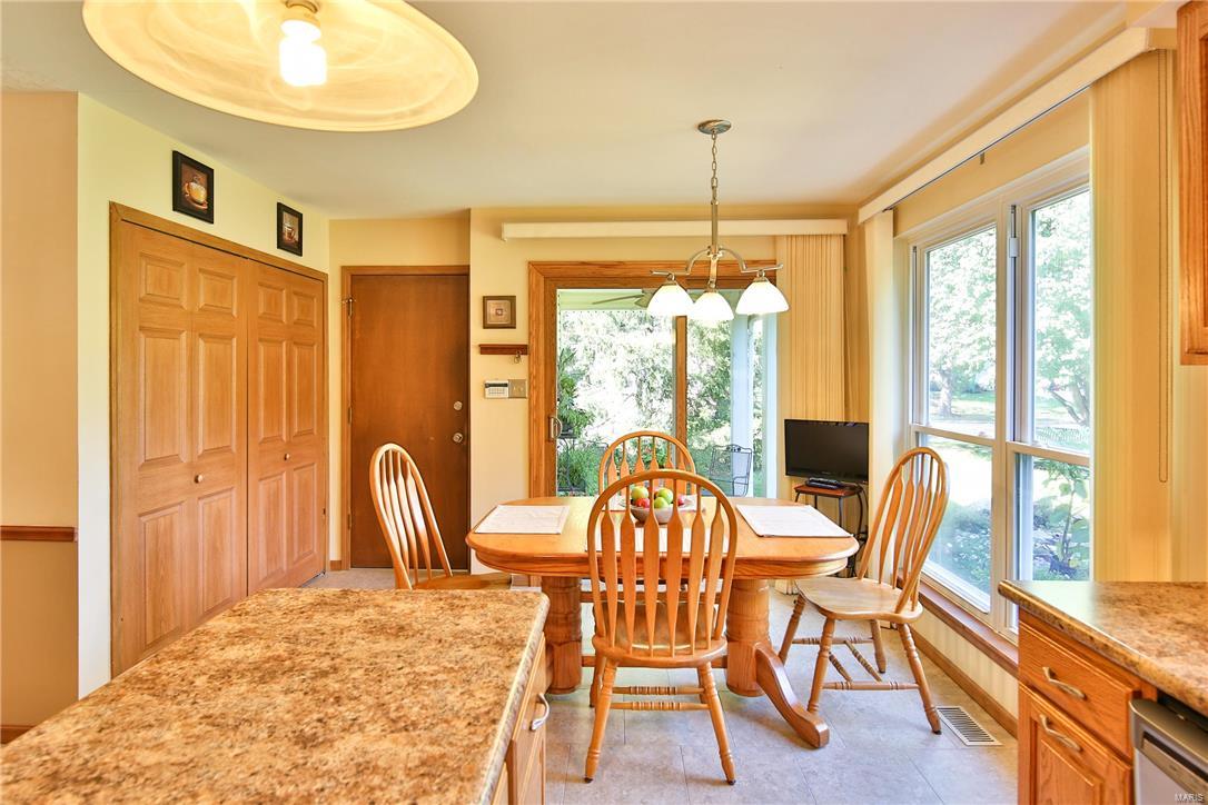 782 Strafford Ridge Drive Ballwin, MO 63021 - Photo 13 of 54 Gallery Image 13