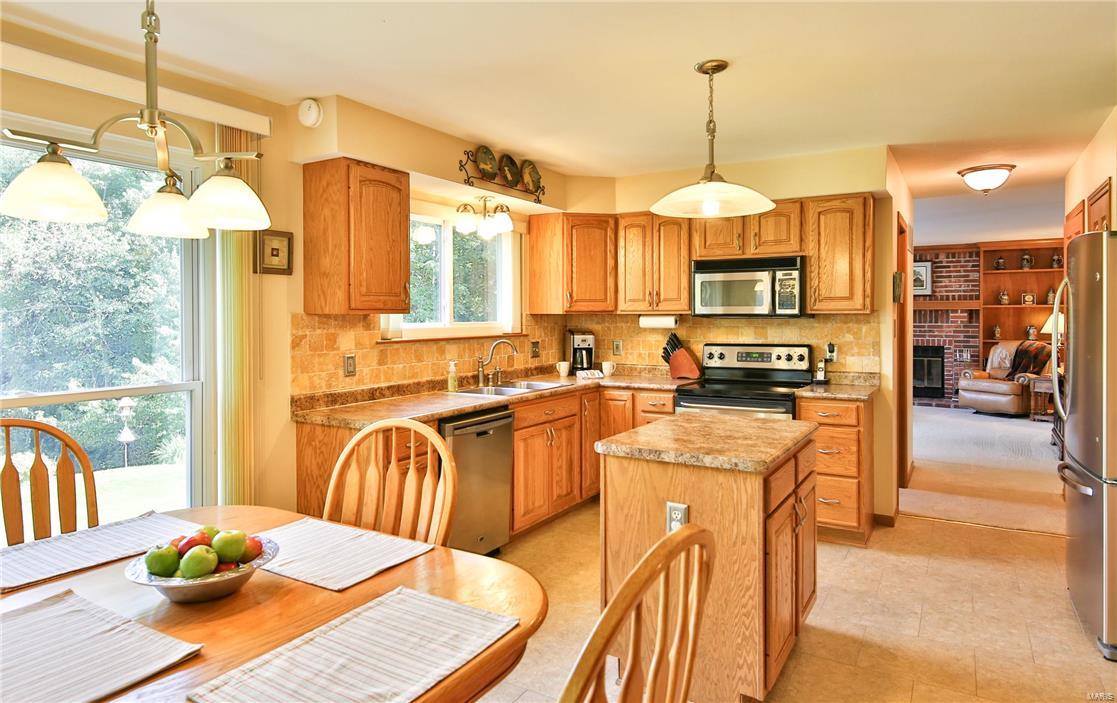 782 Strafford Ridge Drive Ballwin, MO 63021 - Photo 14 of 54 Gallery Image 14