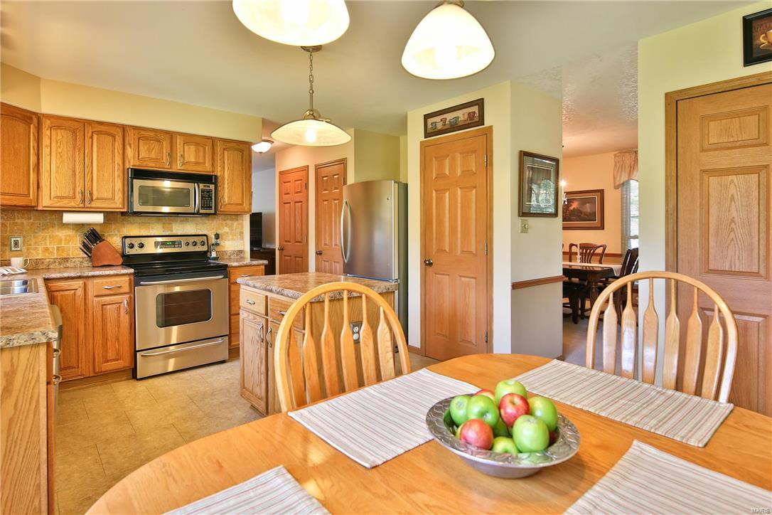 782 Strafford Ridge Drive Ballwin, MO 63021 - Photo 15 of 54 Gallery Image 15