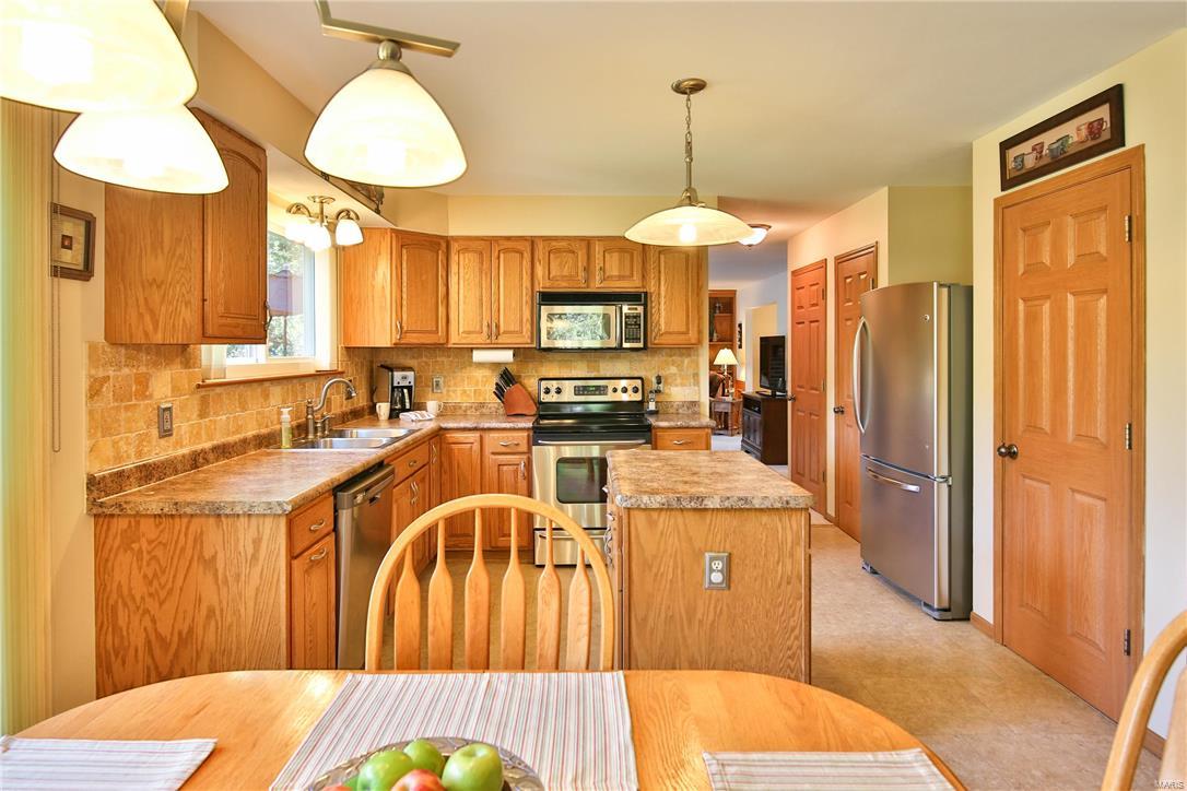 782 Strafford Ridge Drive Ballwin, MO 63021 - Photo 16 of 54 Gallery Image 16