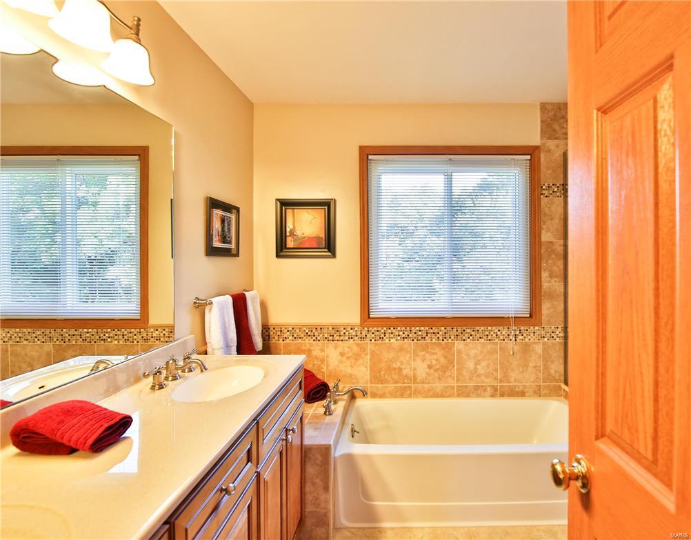 782 Strafford Ridge Drive Ballwin, MO 63021 - Photo 25 of 54 Gallery Image 25