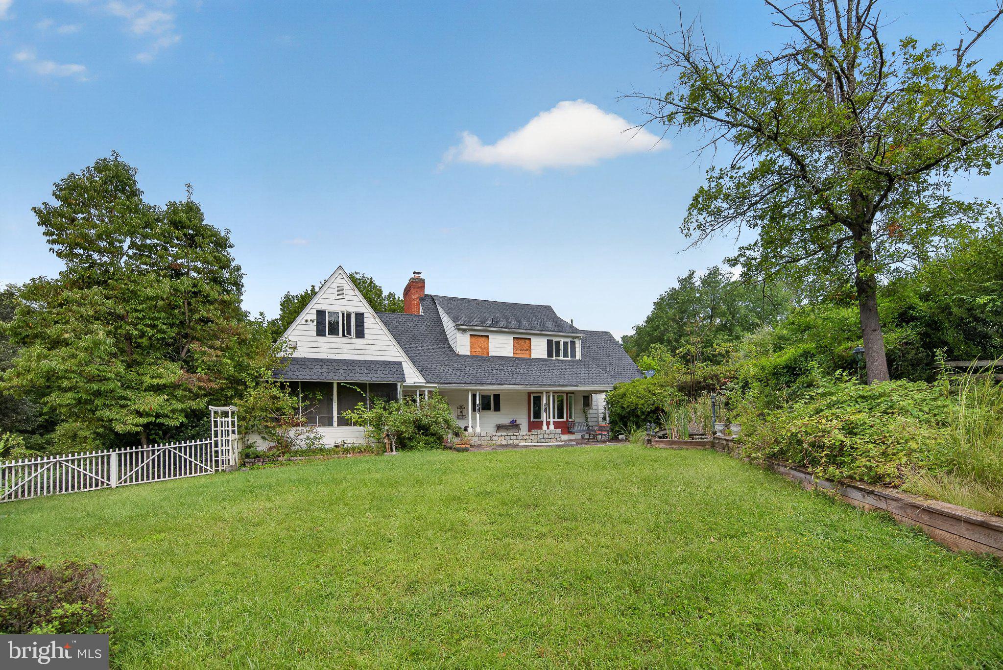 10024 Colvin Run Road Great Falls, VA 22066 - Photo 9 of 12 Gallery Image 9