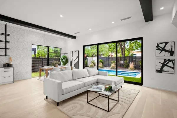 $2,599,000 | 2215 South 3rd Street, Austin, TX 78704