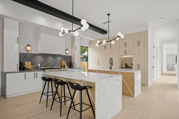 $2,599,000 | 2215 South 3rd Street, Austin, TX 78704