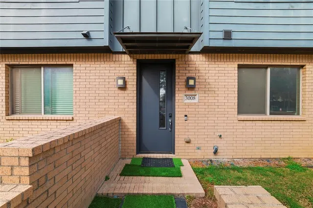 a view of entrance of the house