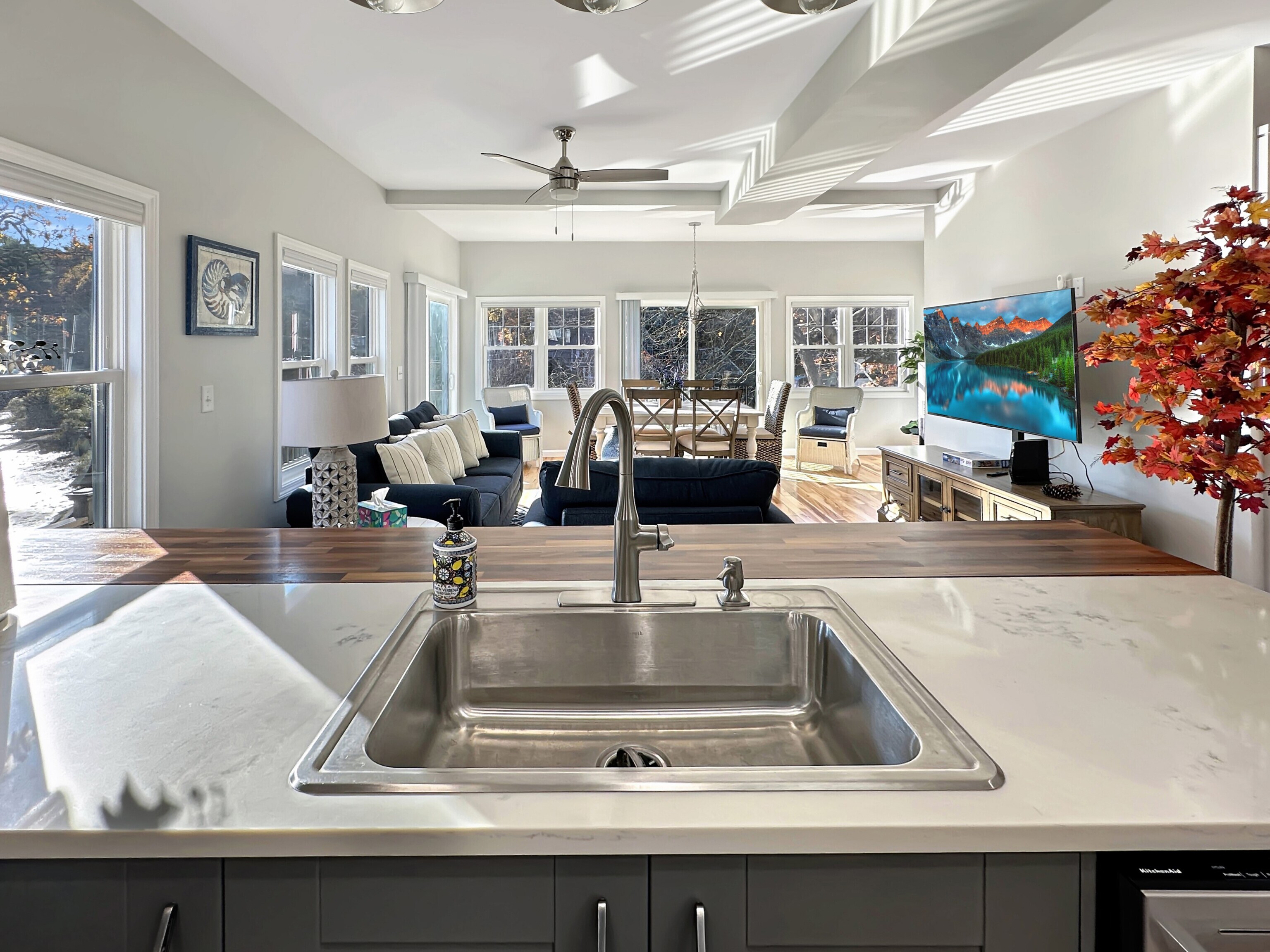 276 Niantic River Road Waterford, CT 06385 - Photo 15 of 39
