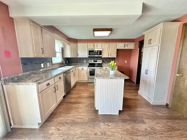 $369,900 | 2767 North 300 West, Bluffton, IN 46714