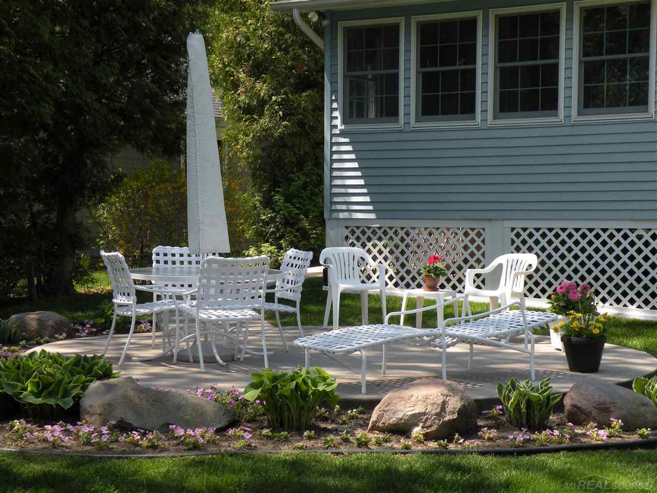 4677 Lakeshore Road Lexington, MI 48450 - Photo 2 of 54