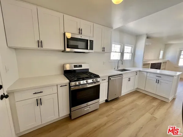 $2,750 | 3009 Dalton Avenue, Los Angeles, CA 90018