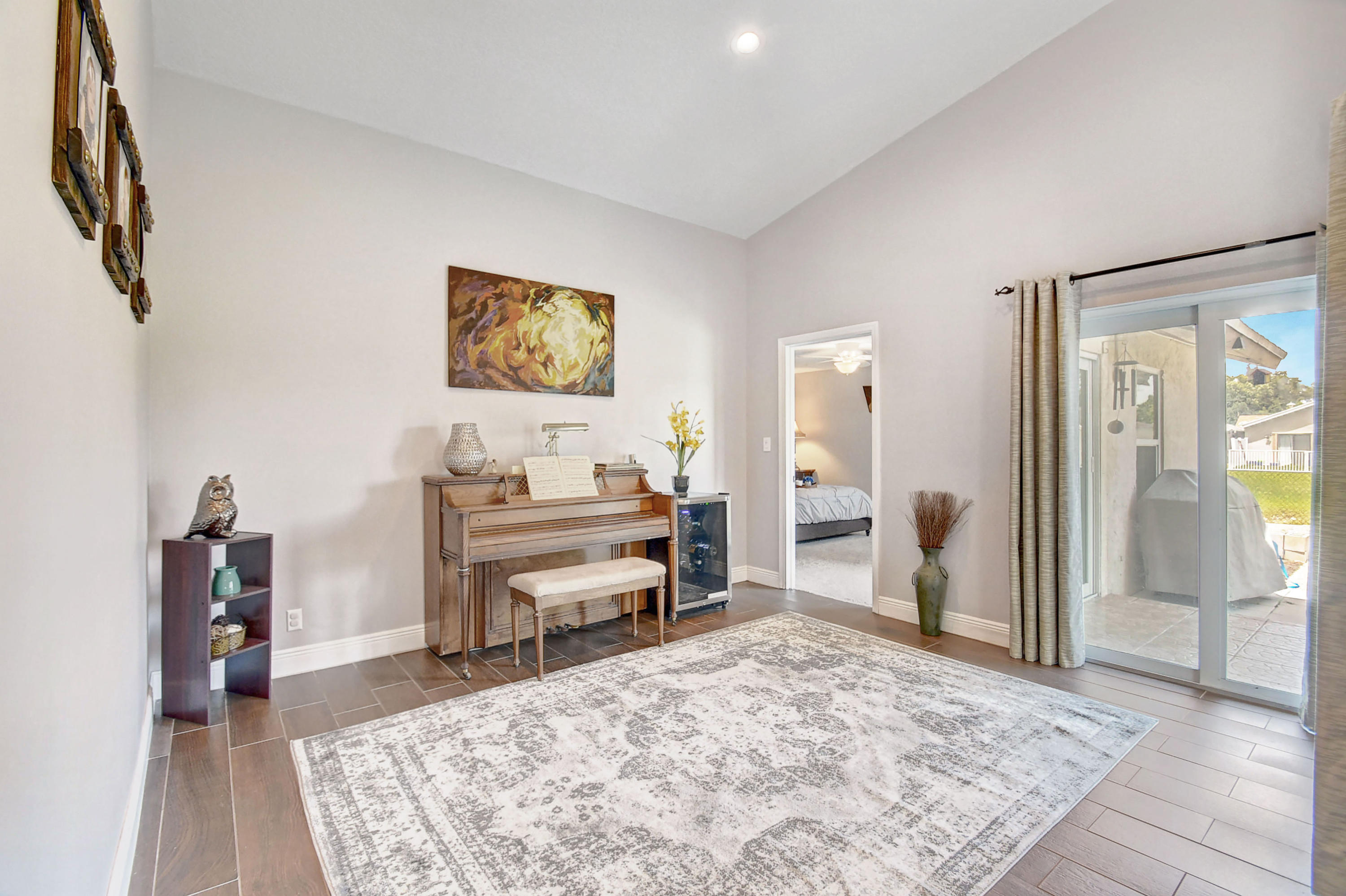 21050 Rustlewood Avenue Boca Raton, FL 33428 - Photo 21 of 44 Living room