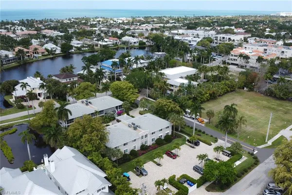 $1,295,000 | 638 7th Avenue South, Unit B638, Naples, FL 34102