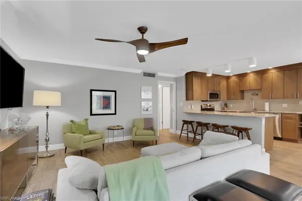 $1,295,000 | 638 7th Avenue South, Unit B638, Naples, FL 34102